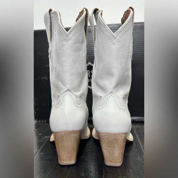 NEW IN BOX Thursday Boot Co White Sierra Boot in Sz 10.5 - Picture 10 of 13